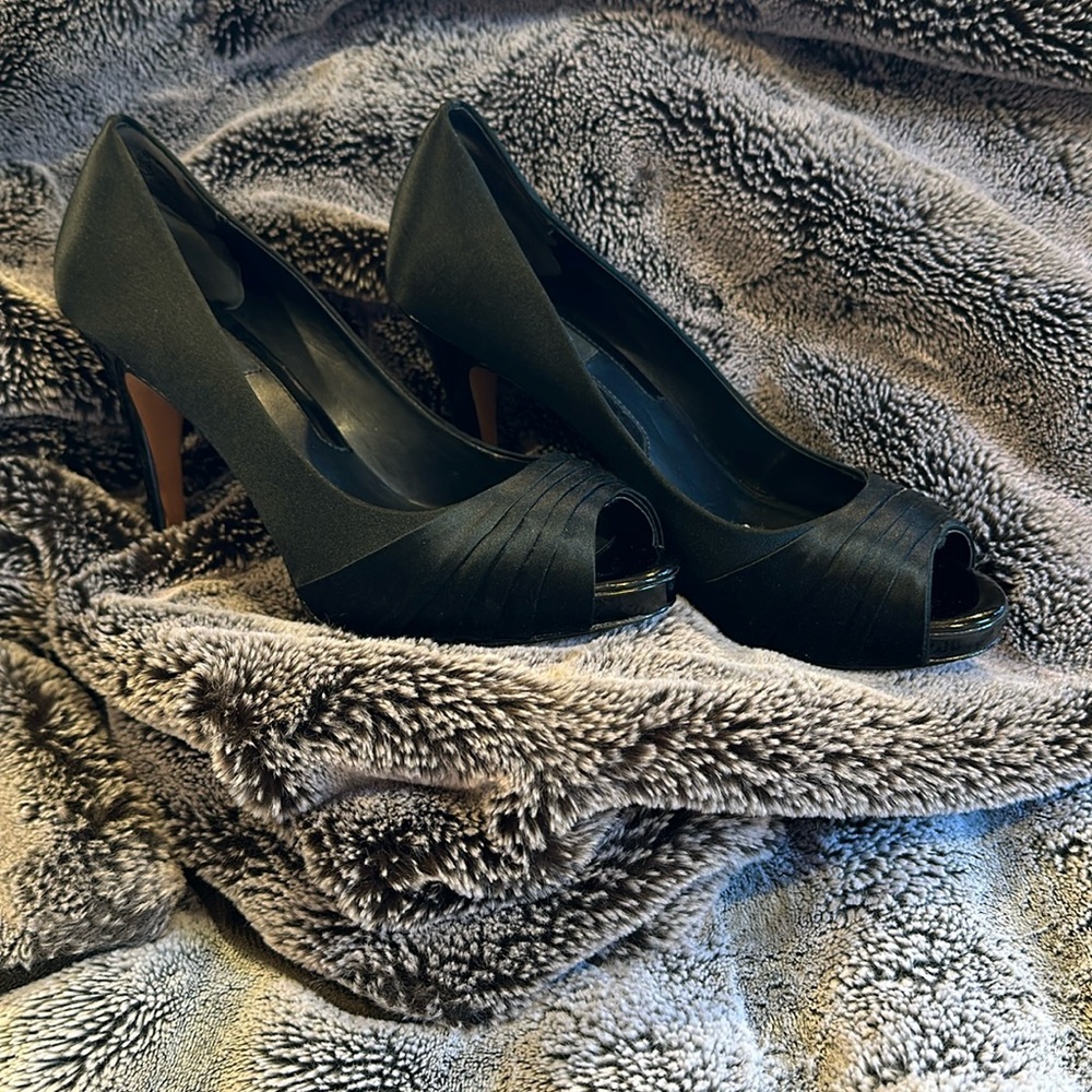 Size 8M WHBM Heels. Only worn on a few occasions.